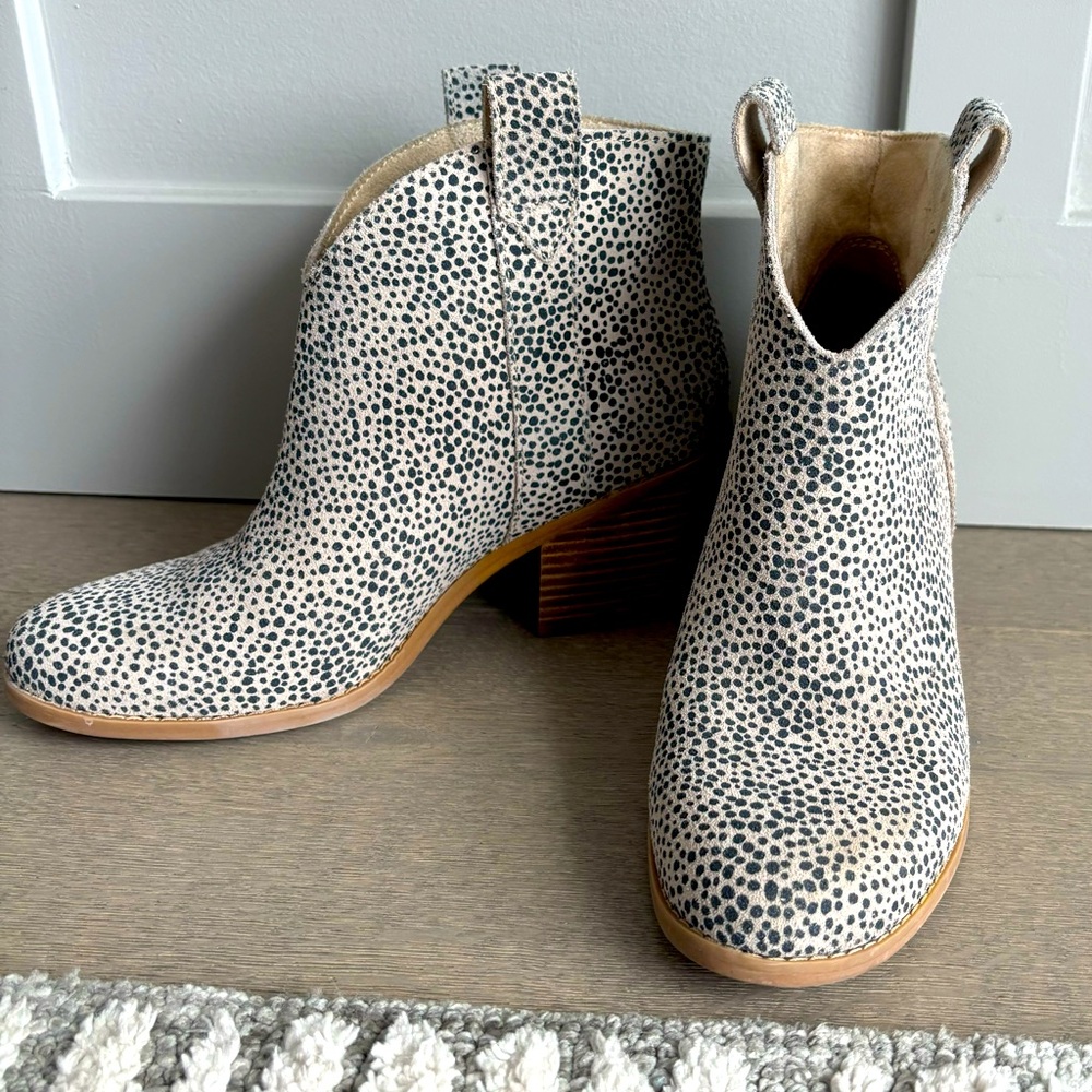 Tom’s Bootie - size 7.5